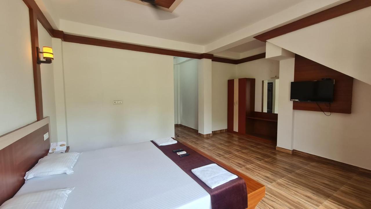 Hotel Exotica Squares Lakshmanpur Exterior photo