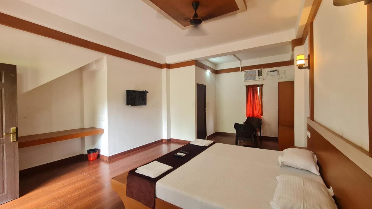 Hotel Exotica Squares Lakshmanpur Exterior photo