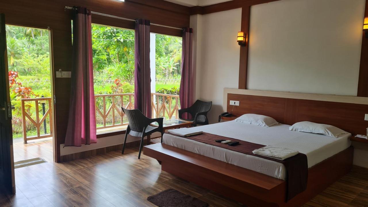 Hotel Exotica Squares Lakshmanpur Exterior photo