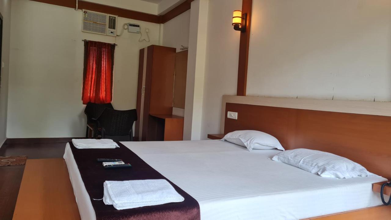 Hotel Exotica Squares Lakshmanpur Exterior photo