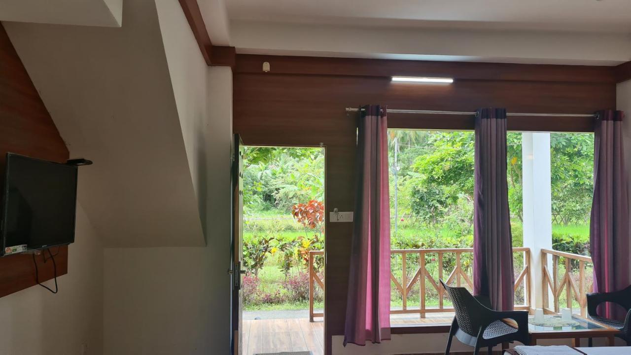 Hotel Exotica Squares Lakshmanpur Exterior photo