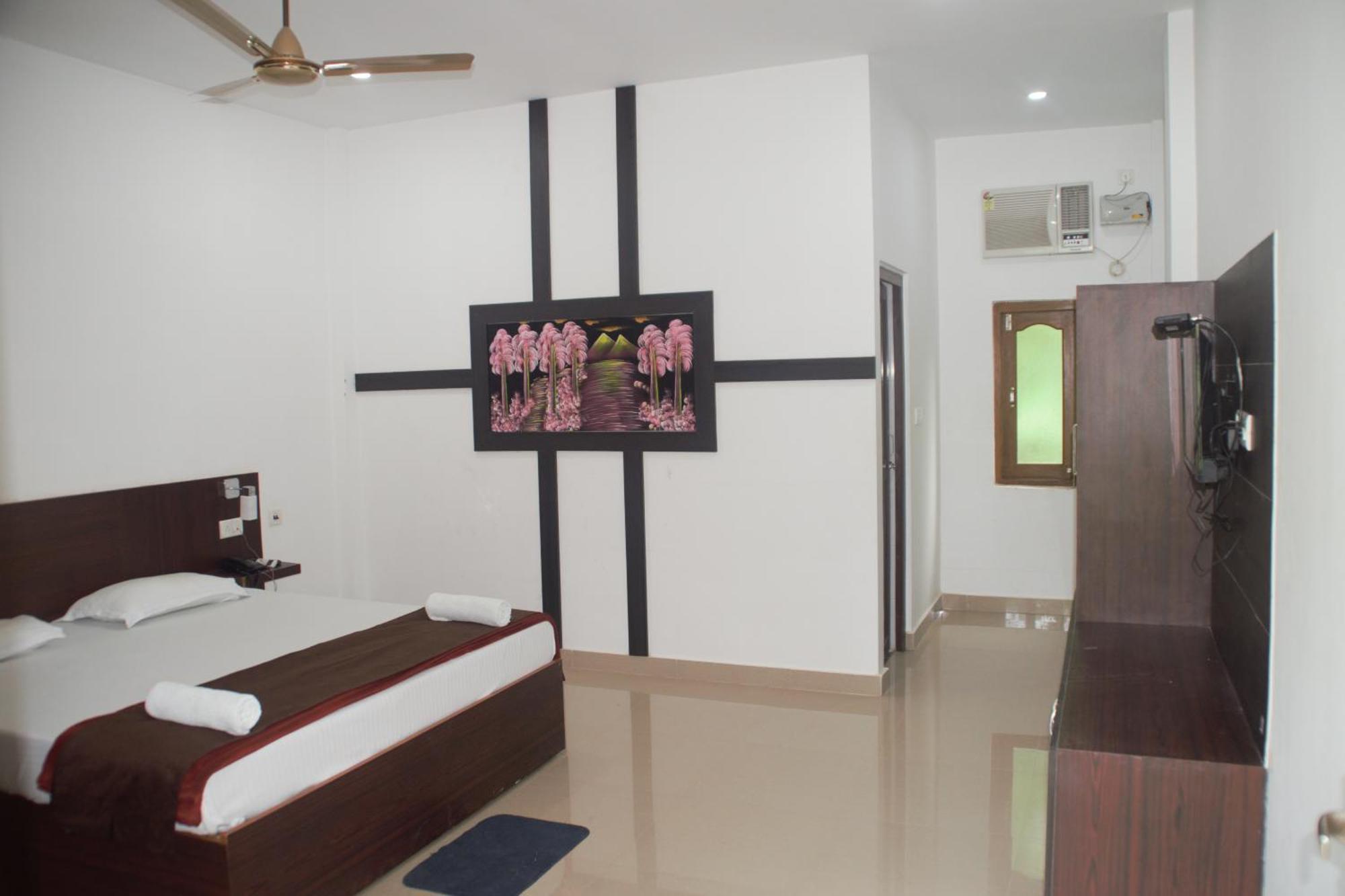 Hotel Exotica Squares Lakshmanpur Exterior photo