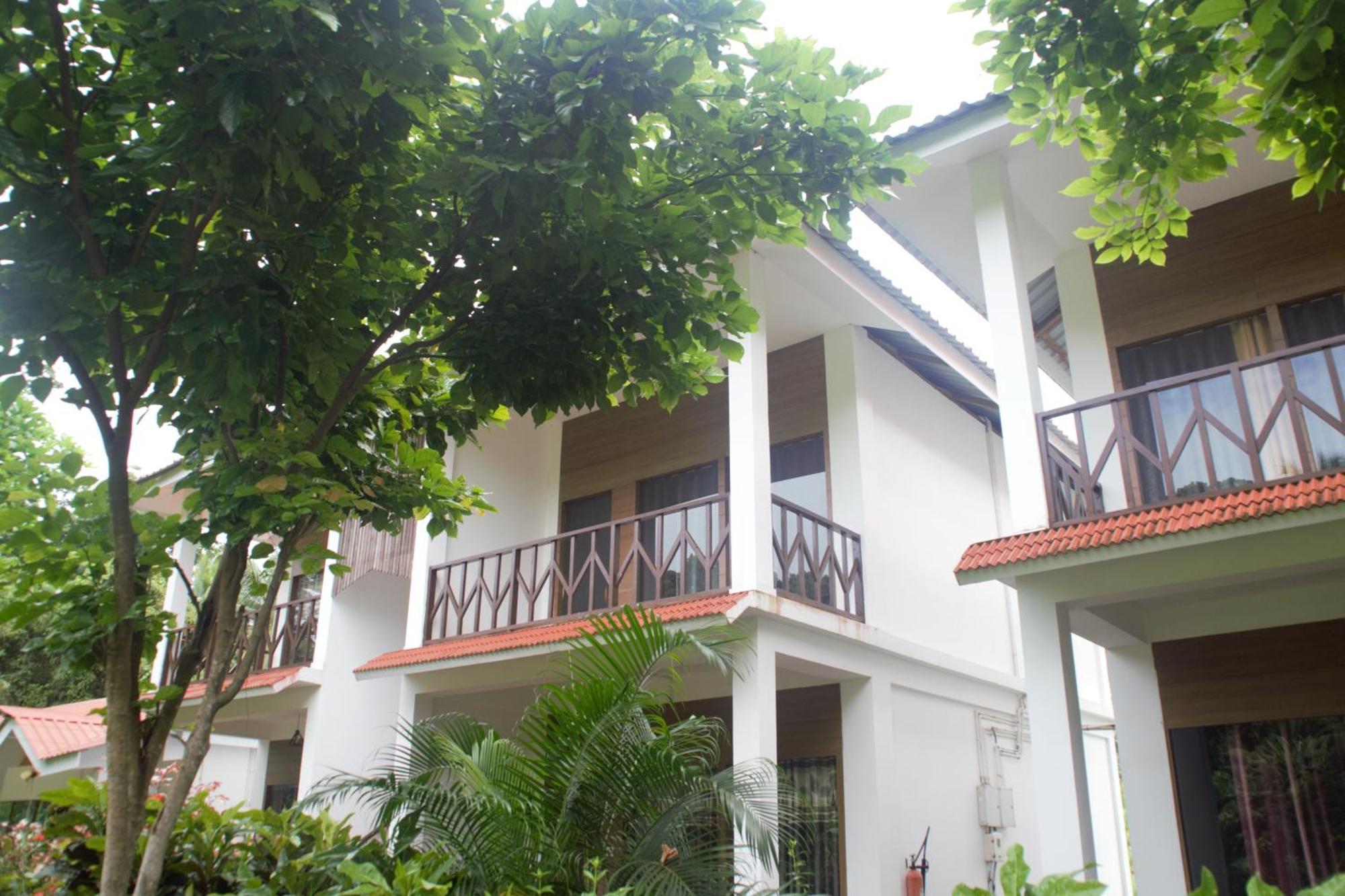 Hotel Exotica Squares Lakshmanpur Exterior photo
